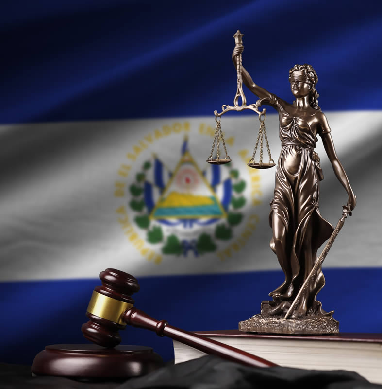 Abogados y Notarios Salvadoreños