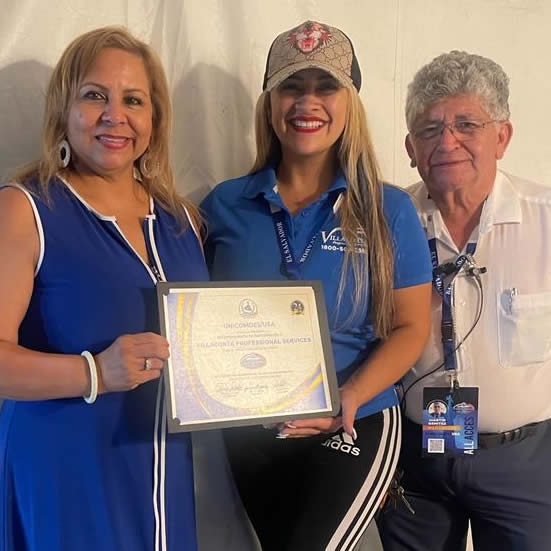 Celebración el día del Salvadoreño en Los Angeles, CA - 1-1